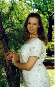 Texas, May 2000 (age 26). Right about the time I got pregnant. I was about a size 14 and soooo slender.